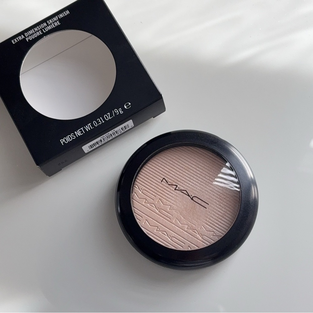 MAC Extra Dimension Skinfinish Highlighter